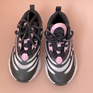 Nike toddler sneakers